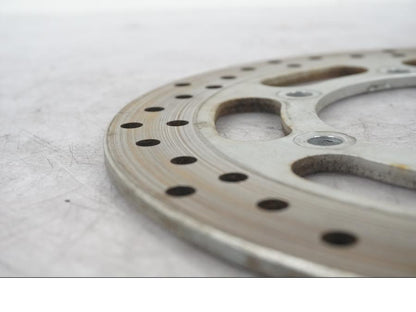 Snett uppifrån på Bromsskiva från en Kawasaki VN 1500 Classic Tourer -2003 motorcykel.