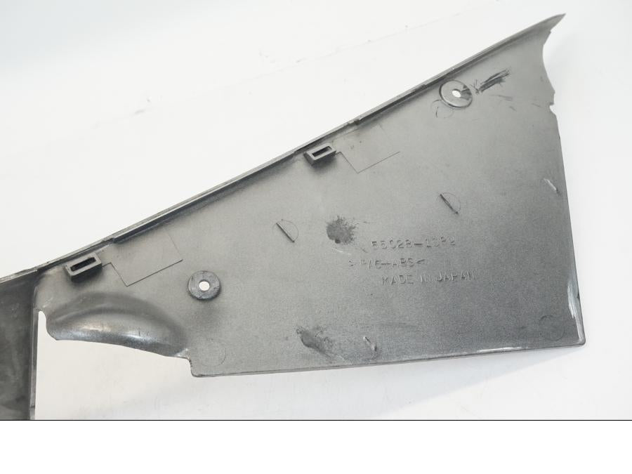 Snett nerifrån på Trekanten från en Kawasaki ZX-12R -2000 motorcykel.