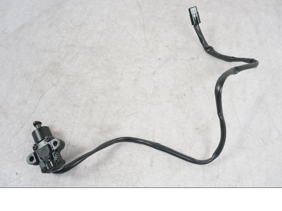 Snett uppifrån på Sidostödsbrytare från en Yamaha MT-09 -2016 motorcykel.