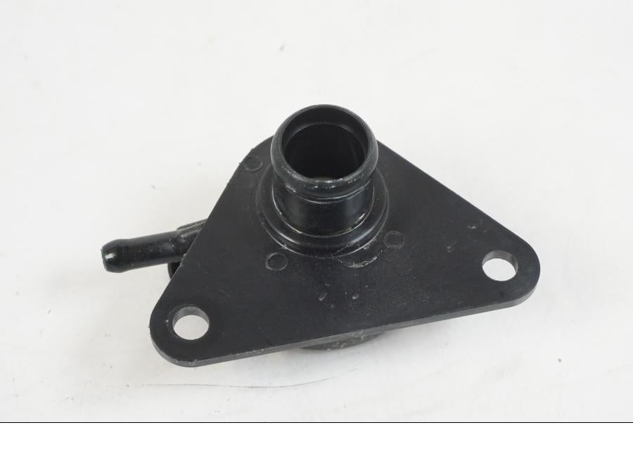 Höger sida på Vattenpåfyllning från en Suzuki VZR 1800 -2009 motorcykel.