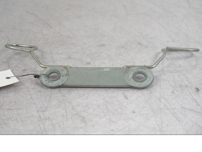 Baksidan på Fästplatta från en Suzuki VZ 800 -2000 motorcykel.