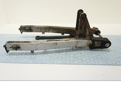 Baksidan på Sving från en Suzuki GSX 550 -1985 motorcykel.