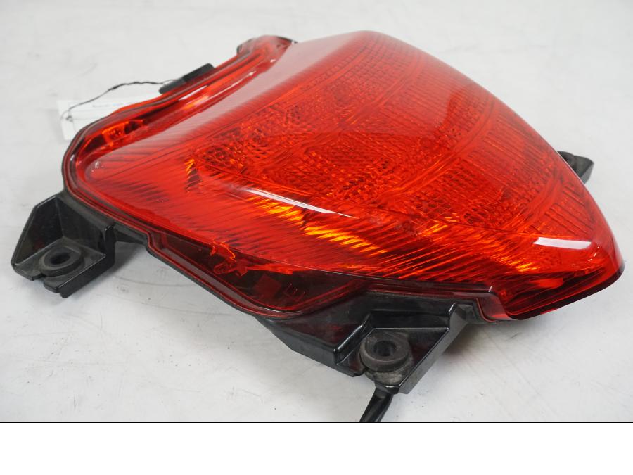 Vänster sida på Baklampa från en Suzuki VZR 1800 -2009 motorcykel.