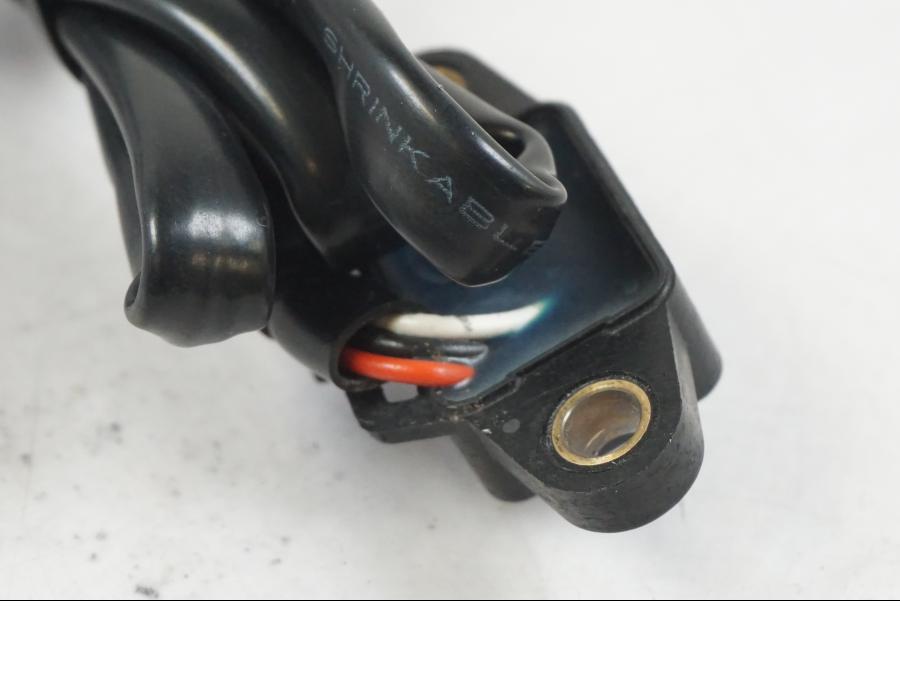 Vänster sida på Quickshift från en KTM 1290 Super Duke R -2022 motorcykel.