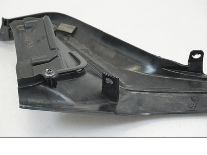 Extrabild5 på Sidopanel från en Ducati Streetfighter V4 -2020 motorcykel.