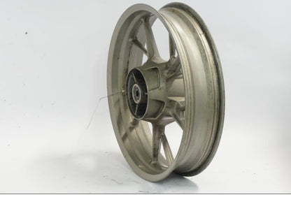 Höger sida på Fälg från en BMW G 650 GS -2011 motorcykel.