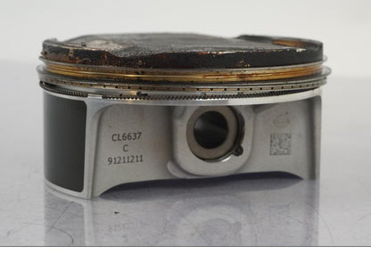 Baksidan på Kolv från en BMW R 1250 GS -2023 motorcykel.