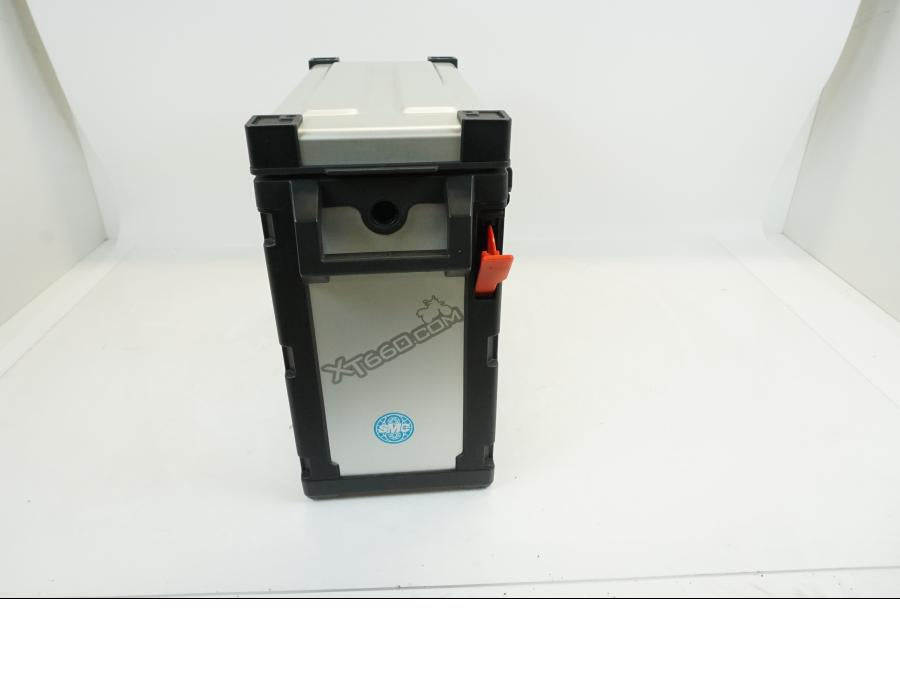 Baksidan på Sidoväska från en Yamaha XT660Z Tenere -2015 motorcykel.