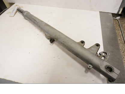 Framsidan på Gaffelben från en BMW R 1150 RT -2003 motorcykel.