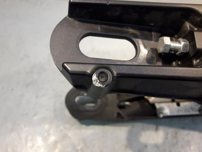 Höger sida på Sving från en Yamaha XSR 900 -2016 motorcykel.