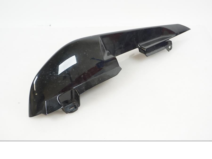 Snett uppifrån på Bakvinge från en Yamaha YS125 -2018 motorcykel.