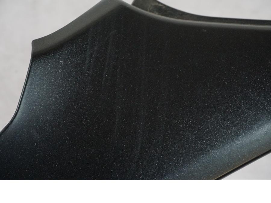 Höger sida på Sidopanel från en Kawasaki Z 900 -2019 motorcykel.