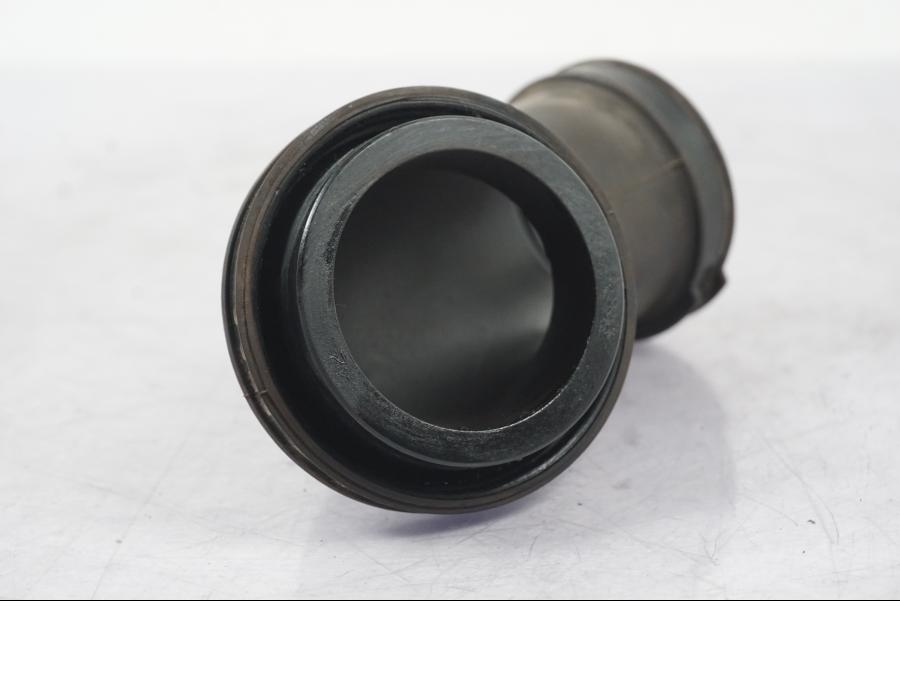 Extrabild1 på Luftrör från en BMW R 1200 GS -2005 motorcykel.