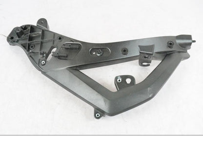 Höger sida på Toppkåpstag från en BMW R 1250 GSA -2021 motorcykel.