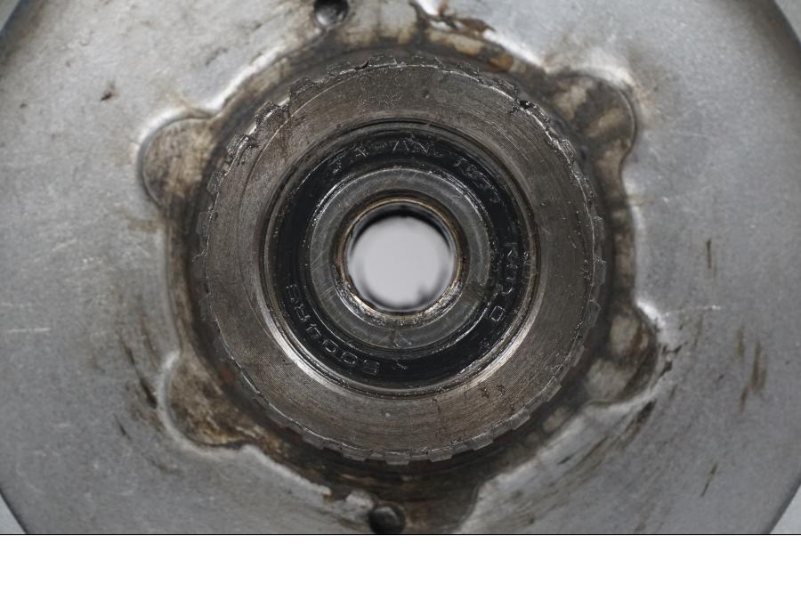 Höger sida på Fälg från en Yamaha XJ 900 -1997 motorcykel.