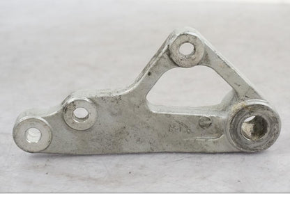 Snett uppifrån på Bromsoksfäste från en Kawasaki ZZR 600 -1993 motorcykel.