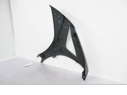 Snett nerifrån på Sidkåpa från en Suzuki GSX-R 1000 -2008 motorcykel.