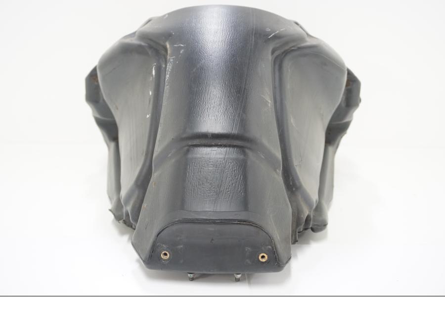 Vänster sida på Bensintank från en Aprilia SL 750 Shiver -2008 motorcykel.