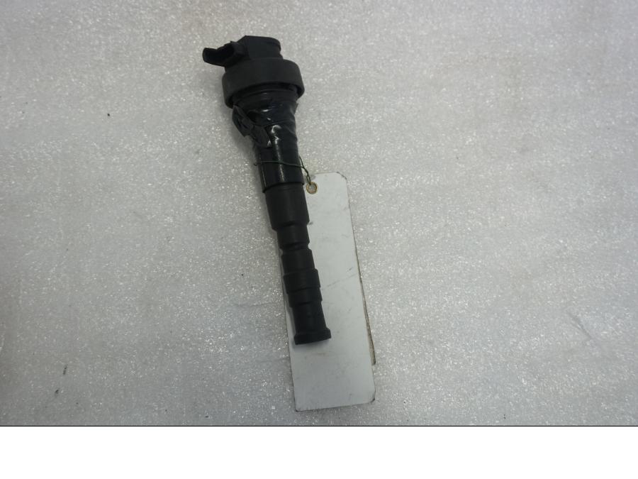 Framsidan på Tändspole från en BMW K 1300 R -2011 motorcykel.