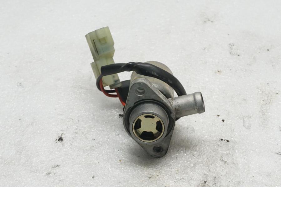 Framsidan på Luftburksventil från en Suzuki SV 650 -2006 motorcykel.