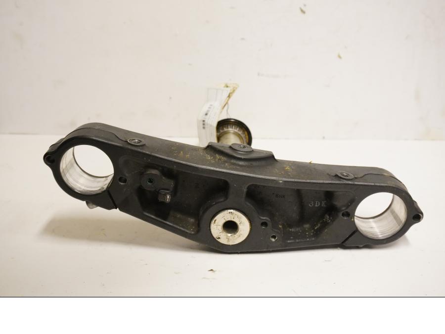 Baksidan på Gaffelkrona från en Yamaha XV 1900 -2007 motorcykel.