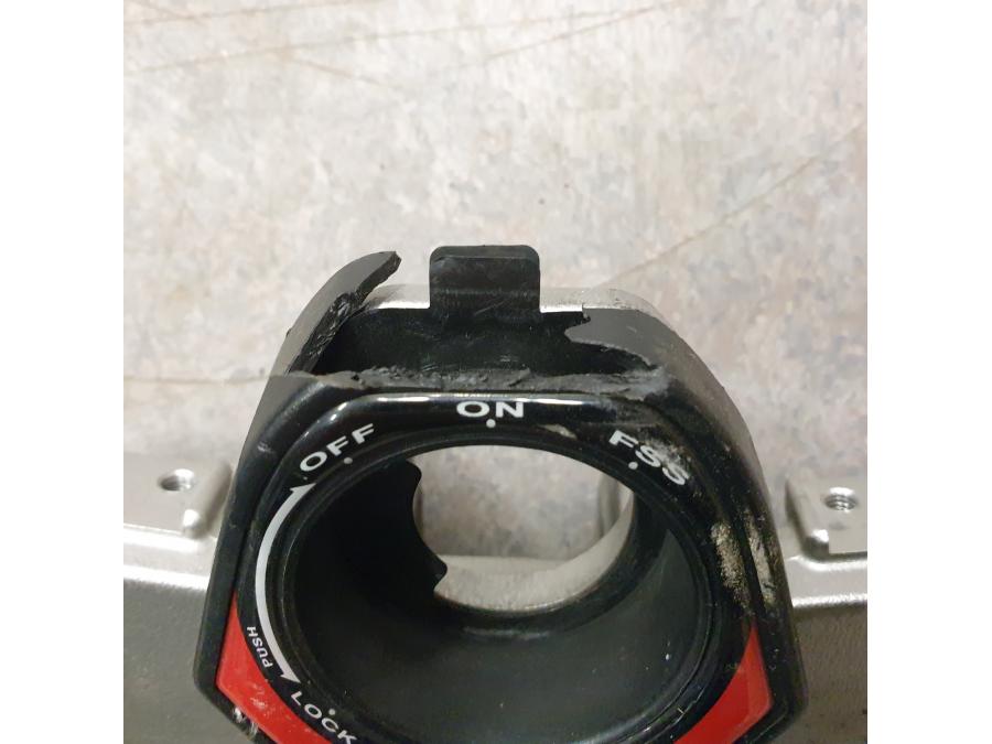 Baksidan på Gaffelkrona från en Kawasaki GTR 1400 -2012 motorcykel.