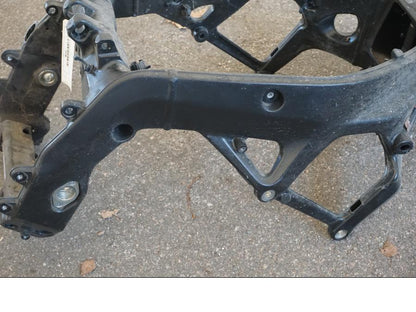 Höger sida på Ram från en BMW S 1000 RR -2010 motorcykel.