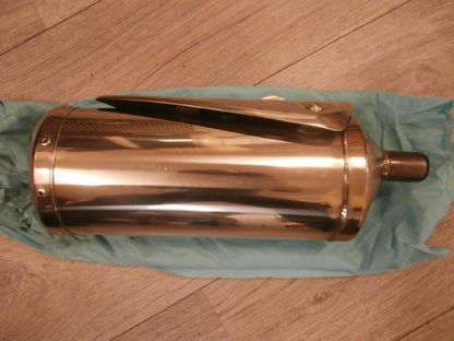 Framsidan på Ljuddämpare från en Triumph Speed Triple -2009 motorcykel.