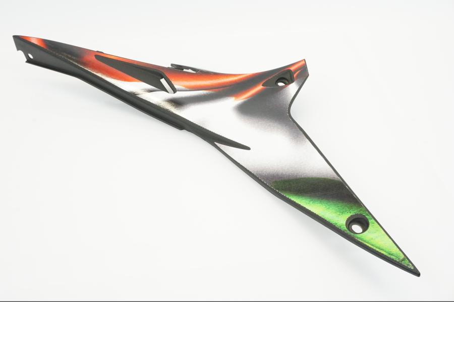 Höger sida på Sidopanel från en Aprilia Tuono V4R -2016 motorcykel.