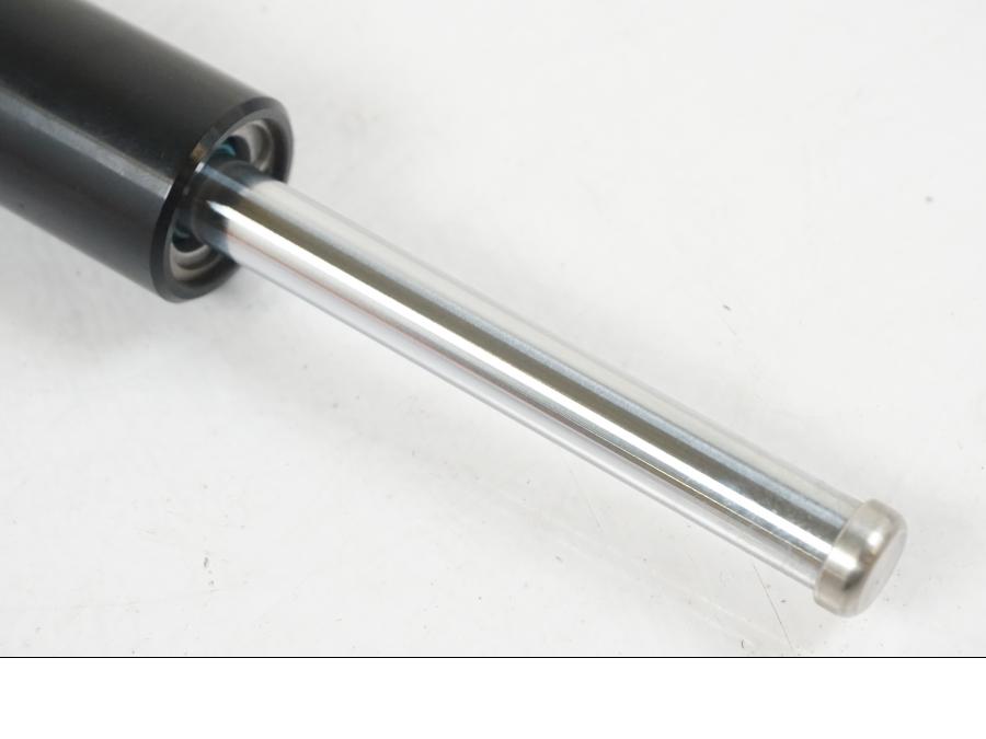 Extrabild1 på Styrdämpare från en KTM 1290 Super Duke R EVO -2023 motorcykel.