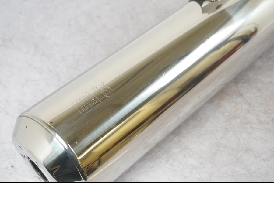 Höger sida på Ljuddämpare från en Yamaha FJR 1300 -2007 motorcykel.