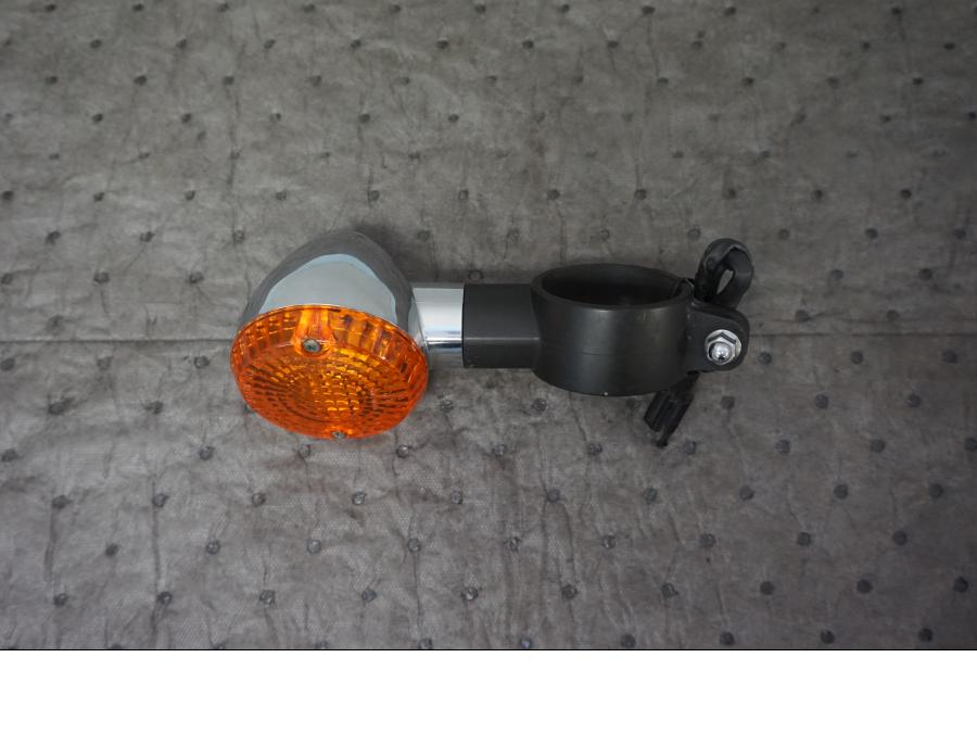 Framsidan på Blinkers från en Kawasaki VN 1500 Mean Streak -2003 motorcykel.