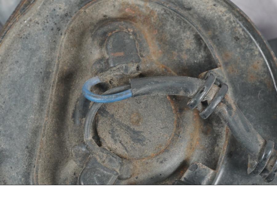 Snett nerifrån på Vattenkylfläkt från en Yamaha TDM 850 -1998 motorcykel.