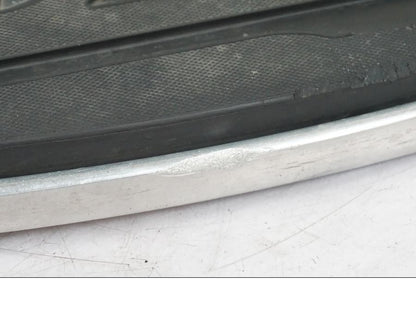 Höger sida på Fotplatta från en Yamaha XVS 1100 -2004 motorcykel.