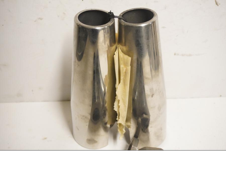 Höger sida på Gaffelbendekor från en Suzuki VL 800 -2001 motorcykel.