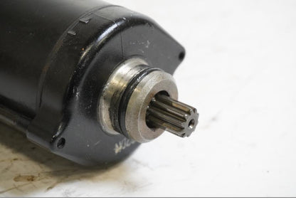 Baksidan på Startmotor från en Kawasaki ZRX 1100 -1997 motorcykel.