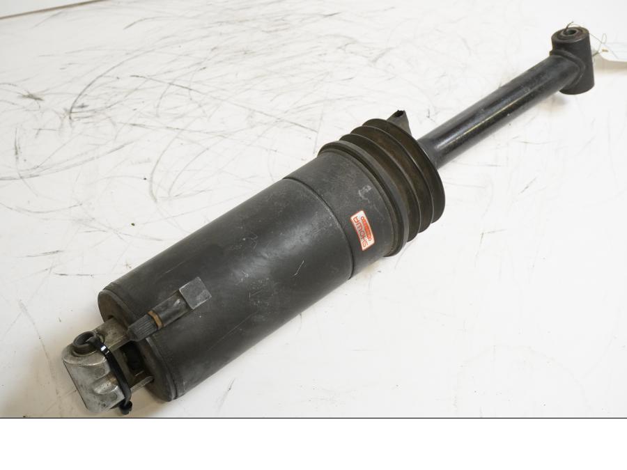 Framsidan på Stötdämpare från en Honda VF 750 S -1982 motorcykel.