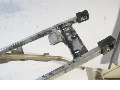 Höger sida på Bakram från en KTM 625 SC SM -2002 motorcykel.