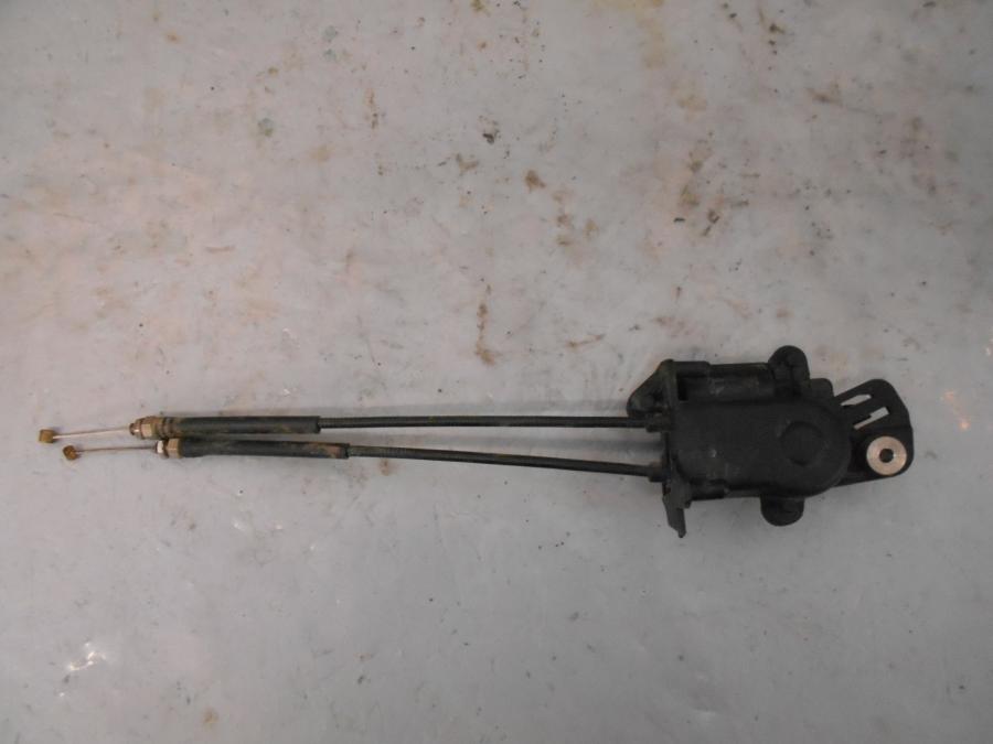 Framsidan på Avgasspjällmotor från en BMW R 1200 GSA -2018 motorcykel.