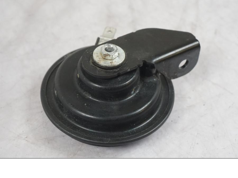 Höger sida på Signalhorn / Tuta från en KTM 1290 Super Duke R -2022 motorcykel.