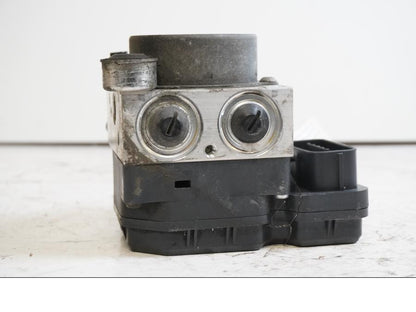 Höger sida på ABS Modulator från en Yamaha FJR 1300 -2016 motorcykel.