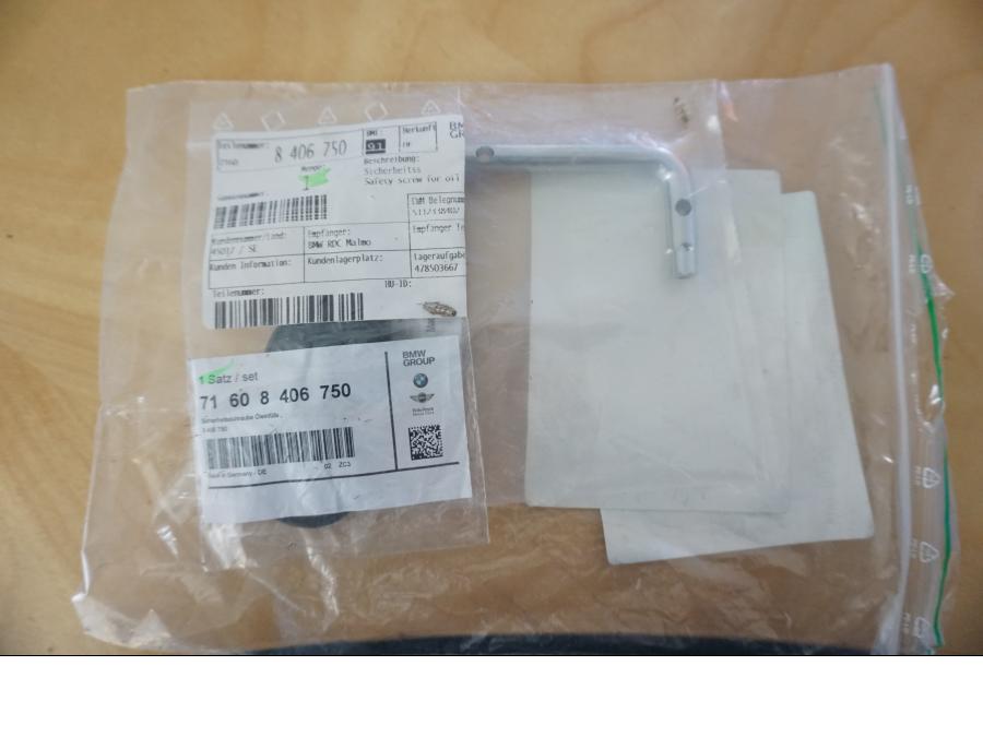 Framsidan på Oljelock från en BMW R 1250 GS -2021 motorcykel.