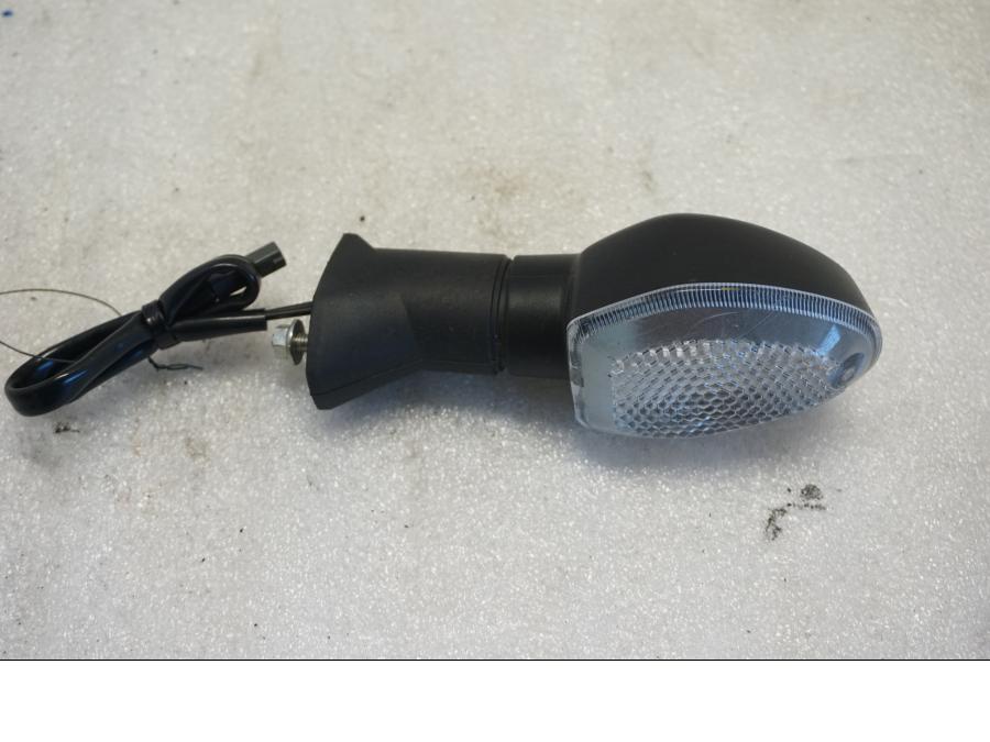 Framsidan på Blinkers från en Ducati Monster 796 -2013 motorcykel.