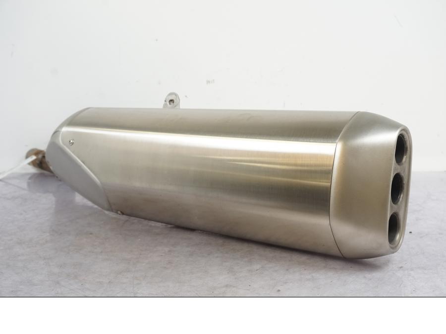 Framsidan på Ljuddämpare från en BMW K 1600 -2012 motorcykel.