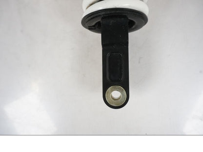 Vänster sida på Stötdämpare från en KTM 790 Duke -2019 motorcykel.