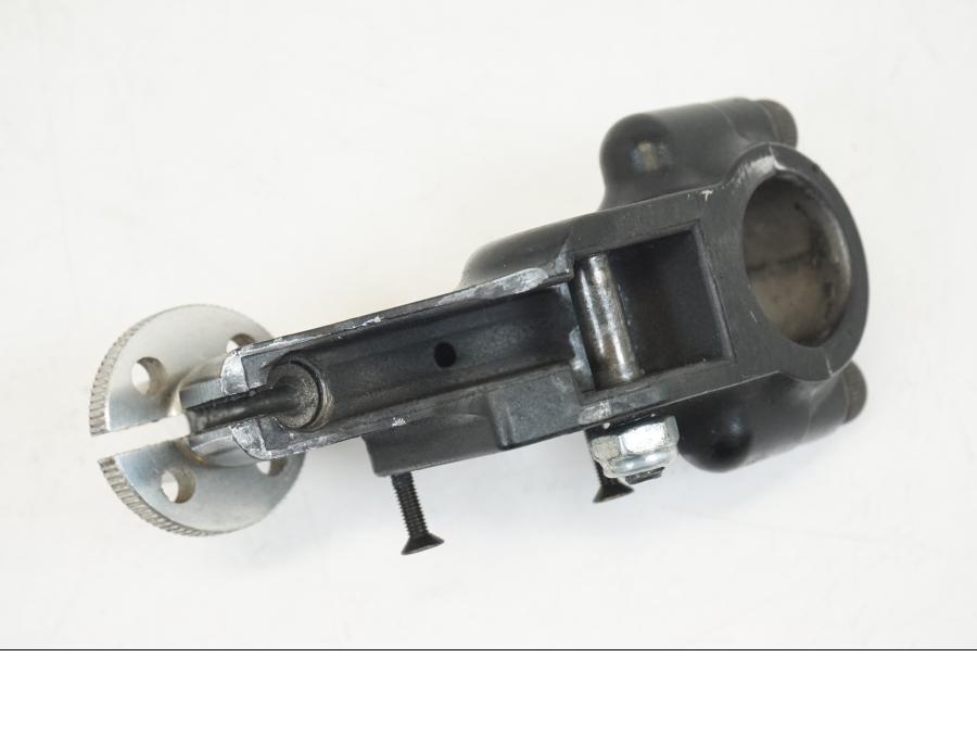 Höger sida på Kopplingsklo från en Kawasaki ZX-12R -2000 motorcykel.