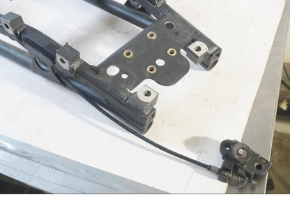 Framsidan på Bakram från en Triumph Tiger -2007 motorcykel.