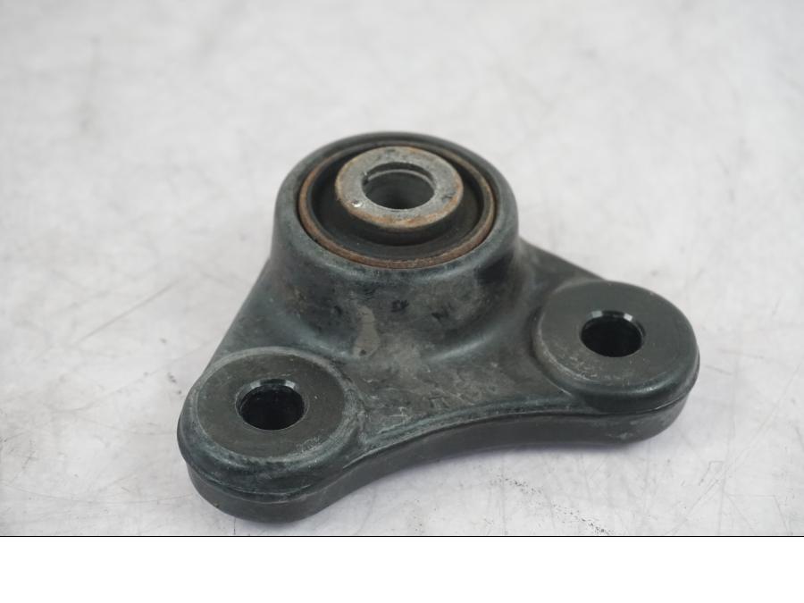 Framsidan på Motorfäste från en Suzuki GSF 1250 -2010 motorcykel.