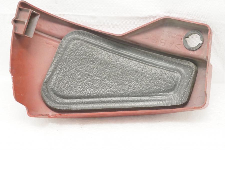 Baksidan på Sidopanel från en Yamaha XVS 650 -1999 motorcykel.