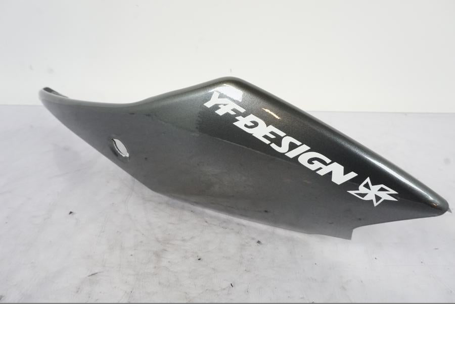 Baksidan på Bakvinge från en Suzuki GSX-R 1000 -2005 motorcykel.